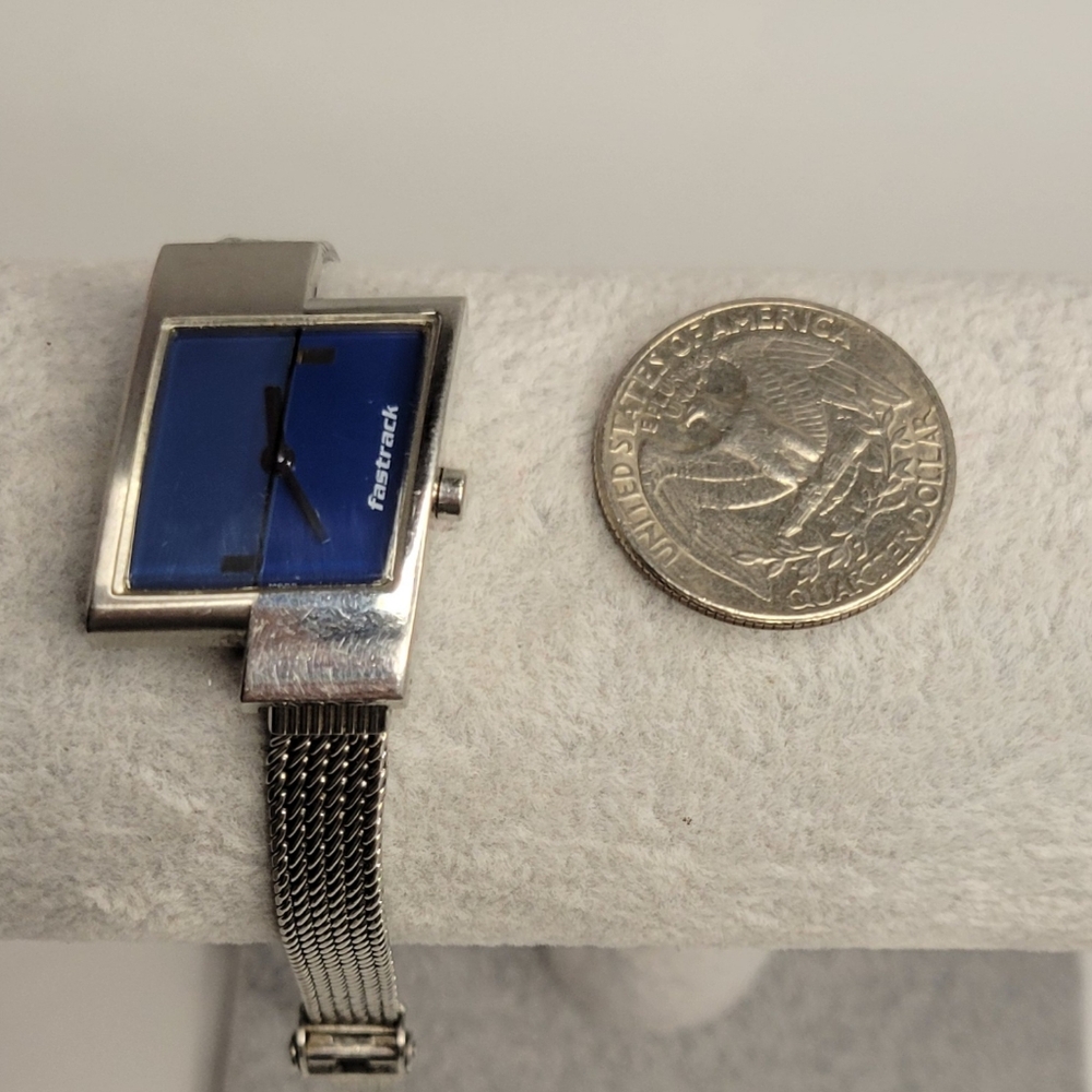 ▪︎Fastrack Women's Watch - Picture 3 of 9